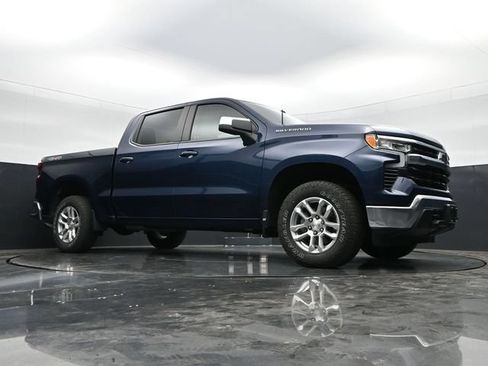Used 2023 Chevrolet Silverado 1500 LT AWD/4WD image 37
