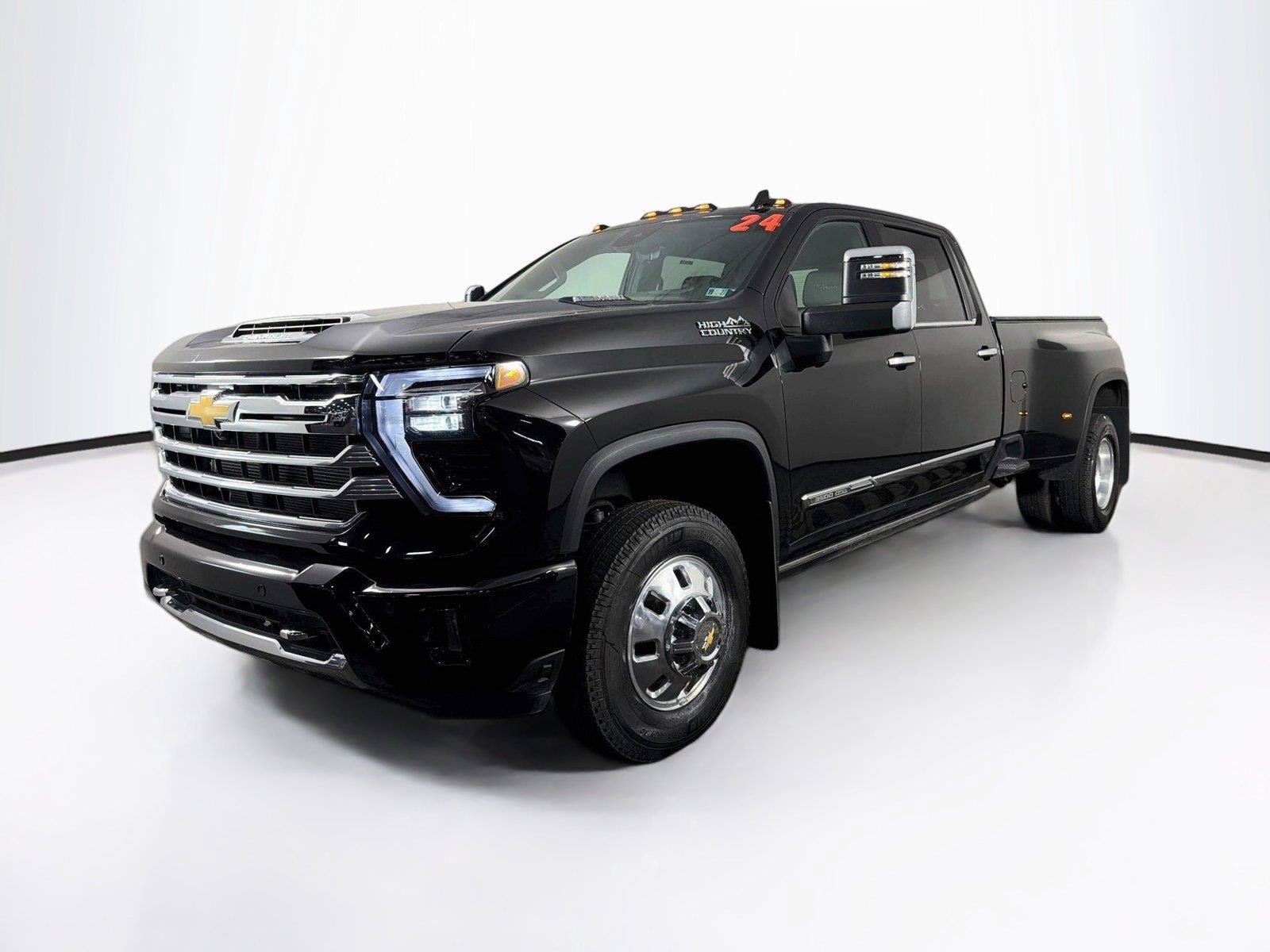 Used 2024 Chevrolet Silverado 3500 High Country w/ High Country Premium Package AWD/4WD image 7