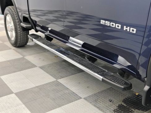 Used 2021 Chevrolet Silverado 2500 LTZ w/ LTZ Premium Package image 17