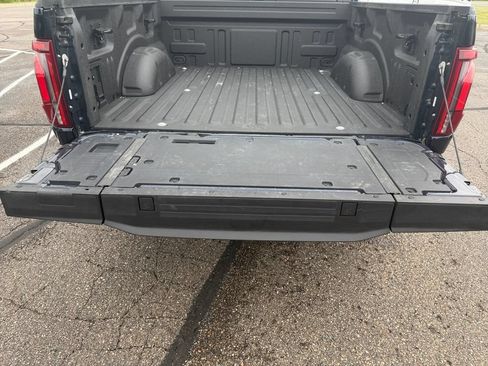 Used 2024 Ford F150 Platinum AWD/4WD image 28