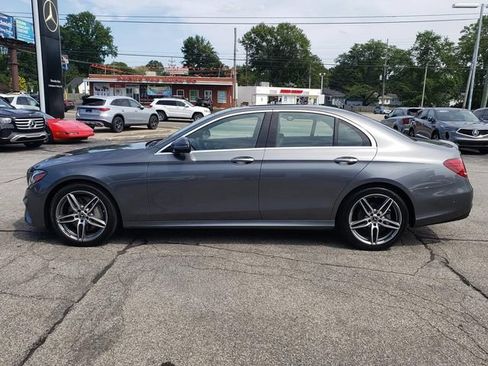 Used 2020 Mercedes-Benz E 350 4MATIC Sedan image 5