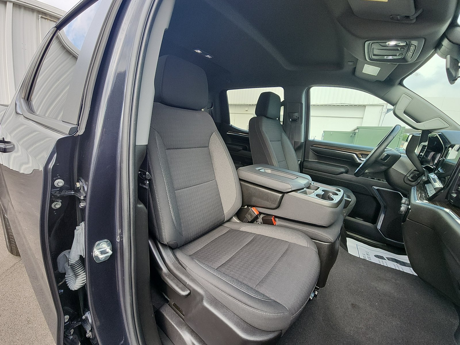 Used 2024 Chevrolet Silverado 1500 LT AWD/4WD image 23
