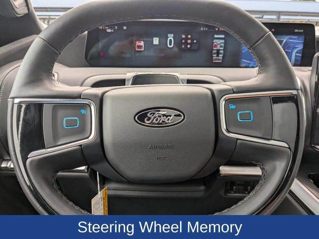 Used 2025 Ford Expedition Platinum w/ Stealth Performance Package AWD/4WD image 30