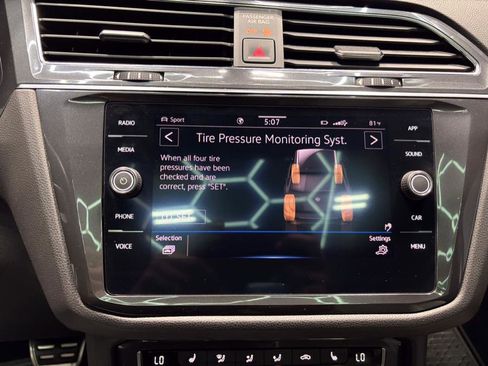 Used 2021 Volkswagen Tiguan SE R-Line image 19