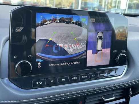 Used 2023 Nissan Rogue SL w/ SL Premium Package image 27