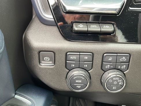 Used 2024 Chevrolet Silverado 1500 High Country w/ Technology Package AWD/4WD image 15
