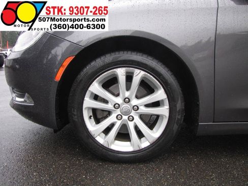 Used 2016 Chrysler 200 Limited FWD image 23
