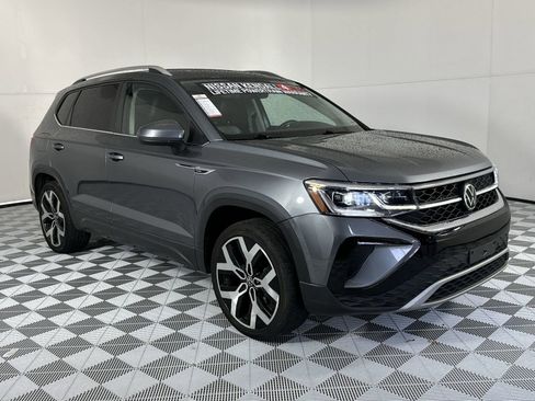 Used 2022 Volkswagen Taos SEL AWD/4WD image 2
