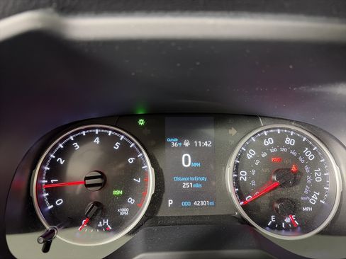 Used 2020 Toyota RAV4 XLE image 26