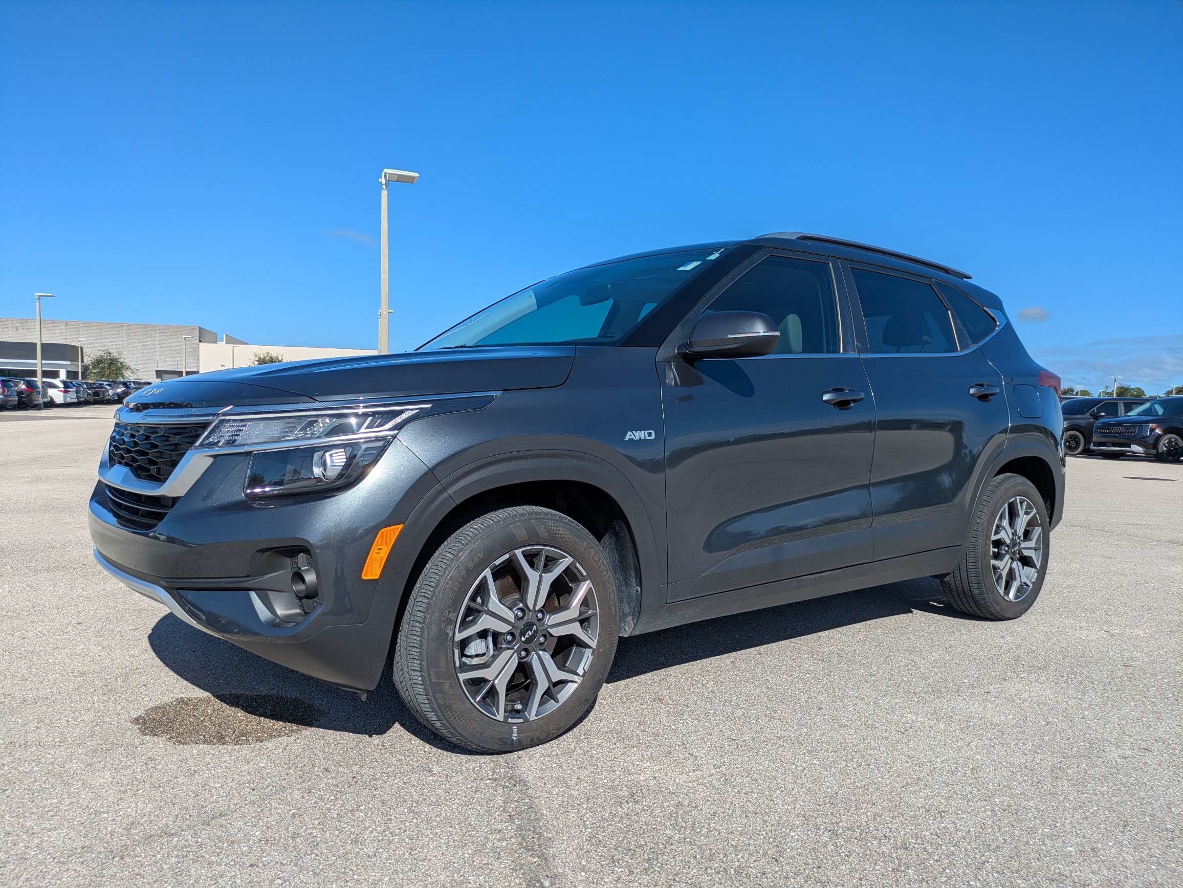 Certified 2023 Kia Seltos EX AWD/4WD image 8