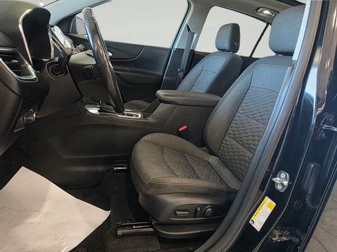 Used 2019 Chevrolet Equinox LT w/ Sun & Navigation Package FWD image 12