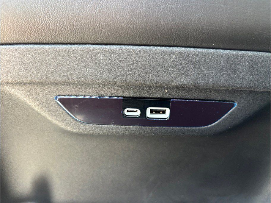 Used 2024 Chrysler Pacifica Limited FWD image 41