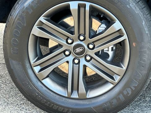 Used 2022 Ford F150 Lariat RWD image 38