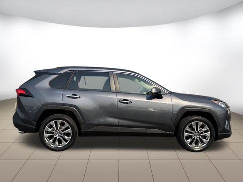 Used 2019 Toyota RAV4 Limited w/ Advanced Technology Package AWD/4WD image 8