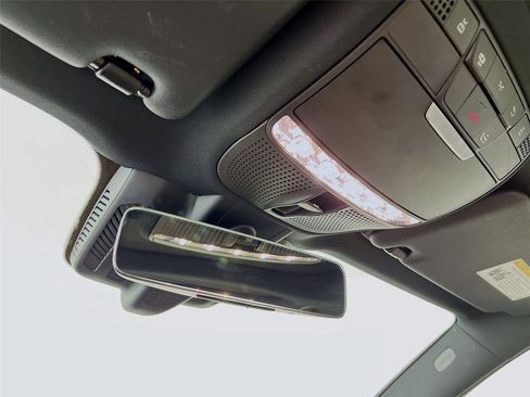 Used 2022 Mercedes-Benz E 350 4MATIC Sedan image 13