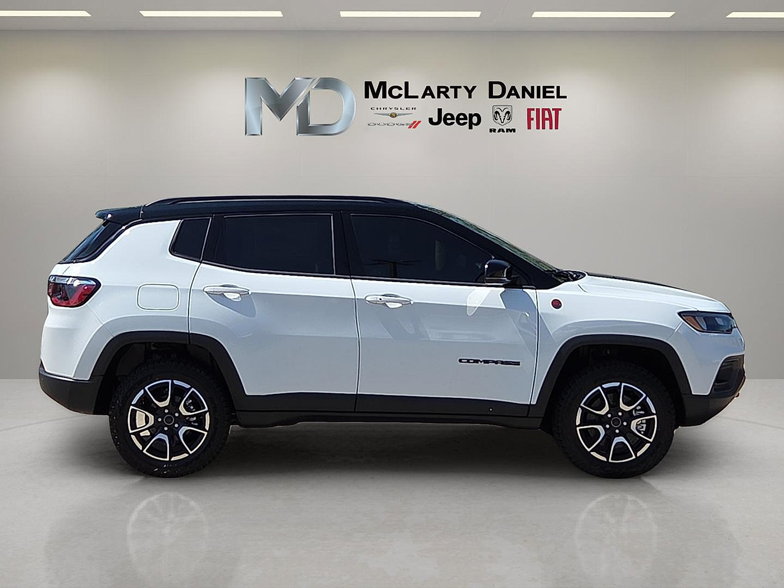 New 2026 Jeep Compass Trailhawk w/ Sun, Sound & Navigation Group AWD/4WD image 6