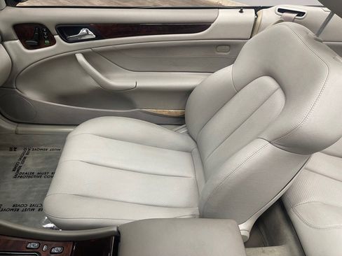 Used 2002 Mercedes-Benz CLK 320 Cabriolet image 23