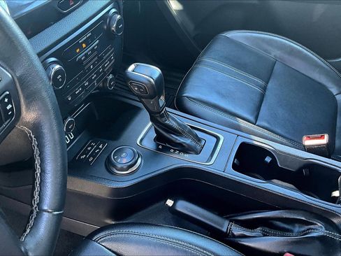 Used 2020 Ford Ranger Lariat w/ Equipment Group 501A Mid image 11