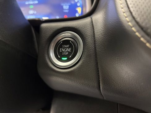 Used 2023 Chevrolet Suburban Premier image 23