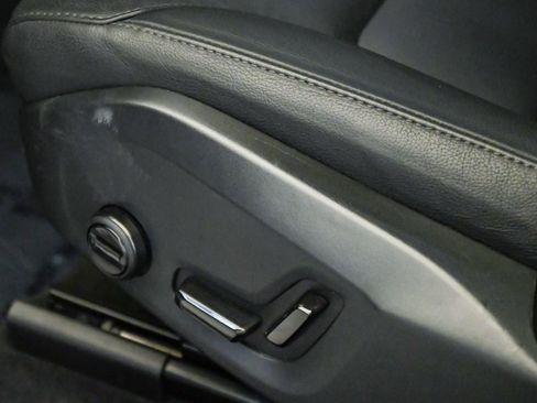 Certified 2025 Volvo XC60 B5 Core AWD/4WD image 23