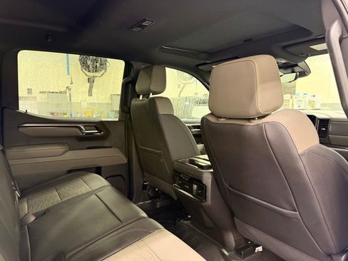 Used 2025 Chevrolet Silverado 1500 ZR2 w/ Technology Package image 26