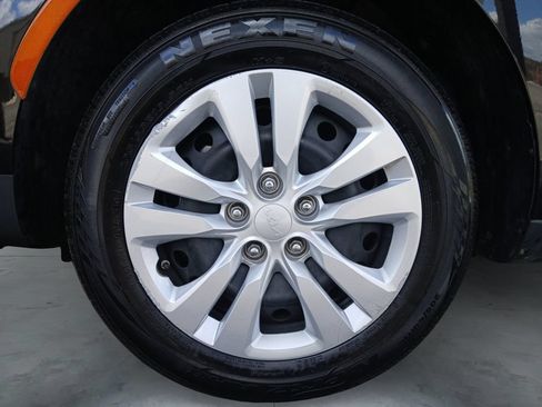 Used 2025 Kia Soul LX FWD image 14