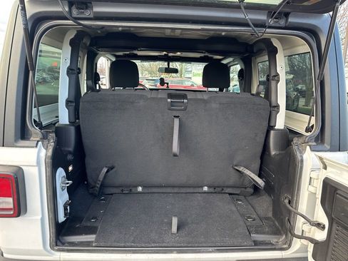 Used 2019 Jeep Wrangler Sport image 15