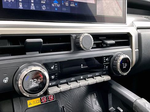 Used 2025 Toyota Tacoma TRD Sport w/ TRD Sport Premium Package AWD/4WD image 16