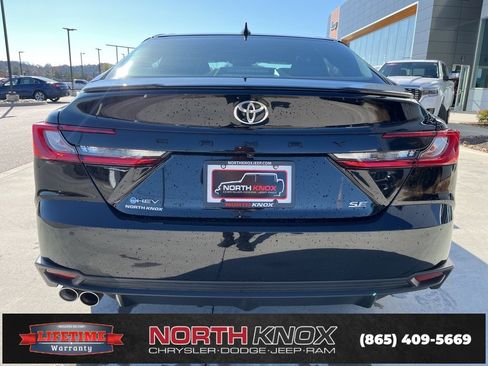 Used 2025 Toyota Camry LE image 18