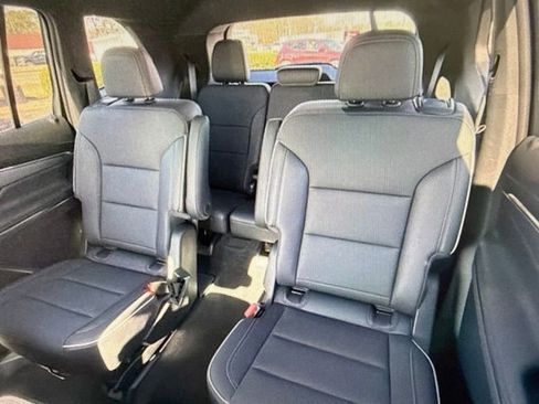 Used 2025 Buick Enclave Preferred FWD image 8