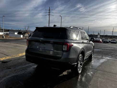 Used 2025 Ford Explorer ST-Line image 5