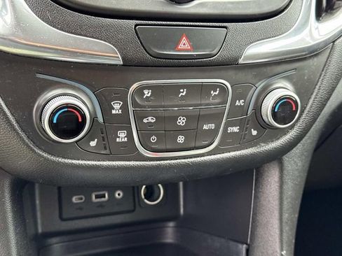 Used 2019 Chevrolet Equinox LT image 15