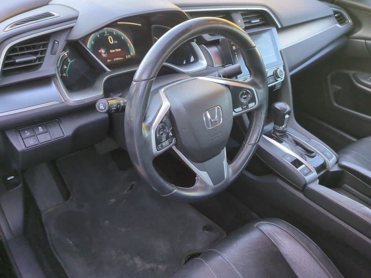 Used 2017 Honda Civic Touring image 2