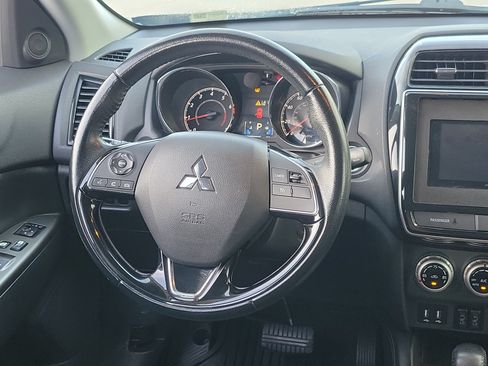 Used 2021 Mitsubishi Outlander Sport SE FWD image 18