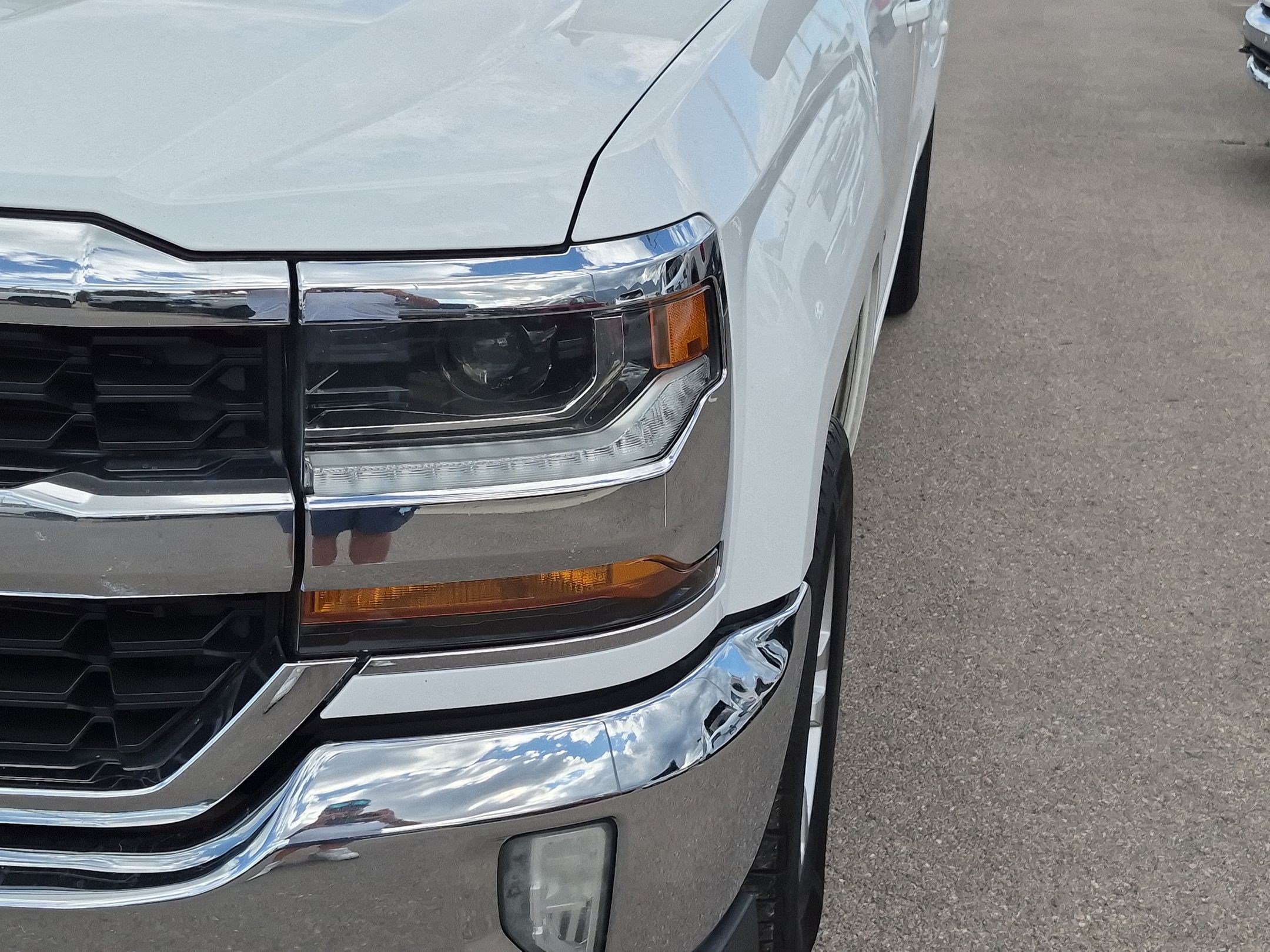 Used 2018 Chevrolet Silverado 1500 LT w/ All Star Edition AWD/4WD image 10