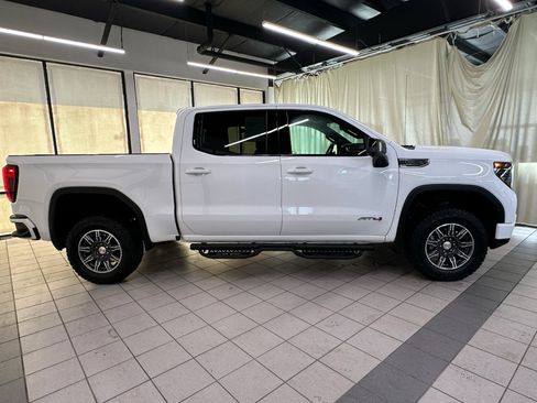 Used 2025 GMC Sierra 1500 AT4 AWD/4WD image 3