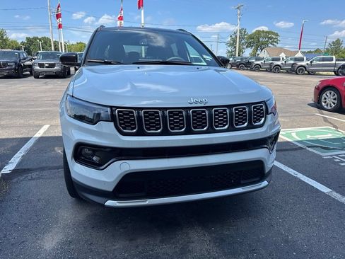 Used 2026 Jeep Compass Limited AWD/4WD image 2