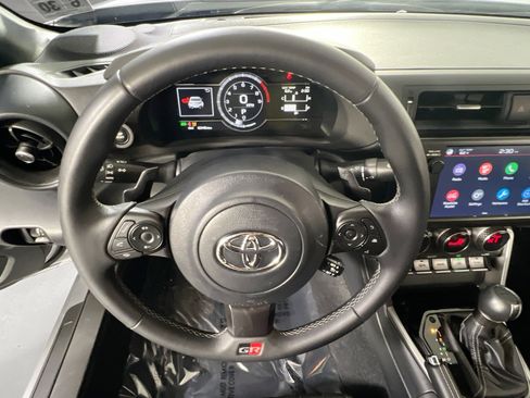 Used 2025 Toyota GR86 image 11