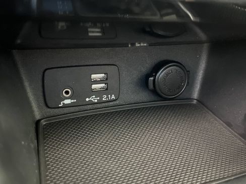 Used 2019 Subaru Forester Touring AWD/4WD image 40