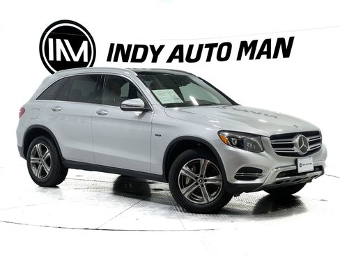 Used 2019 Mercedes-Benz GLC 350e 4MATIC image 2