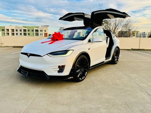 Used 2020 Tesla Model X Long Range image 2