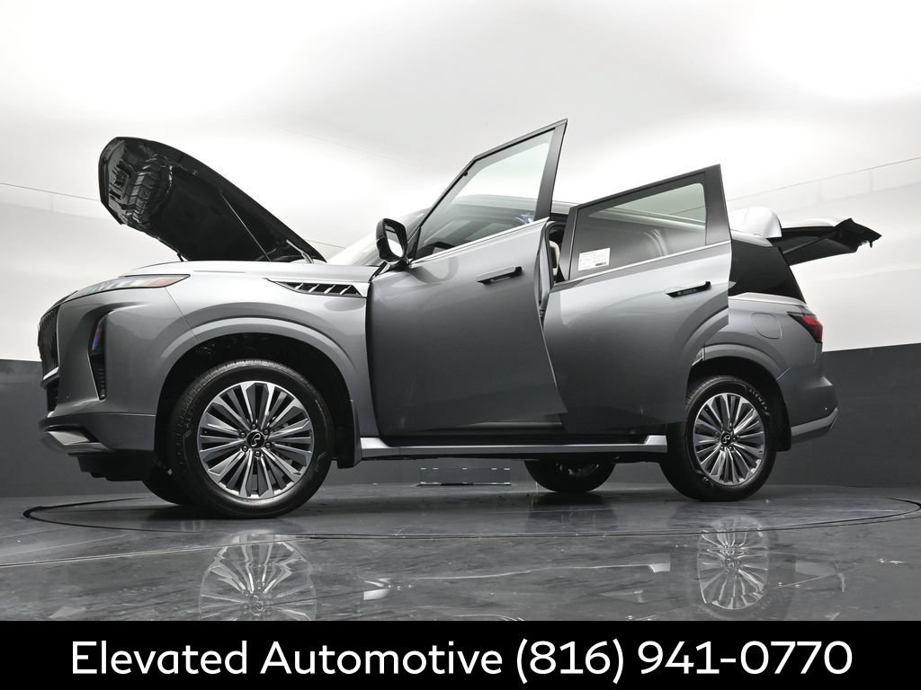 Certified 2026 INFINITI QX80 Luxe w/ Cargo Package AWD/4WD image 42