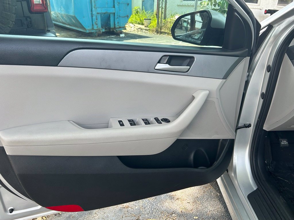 Used 2018 Hyundai Sonata SE FWD image 15