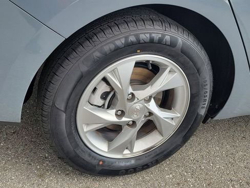 Certified 2023 Hyundai Elantra SE image 21