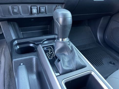 Used 2022 Toyota Tacoma SR5 image 15