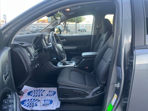 Used 2022 Chevrolet Colorado LT w/ LT Convenience Package image 14