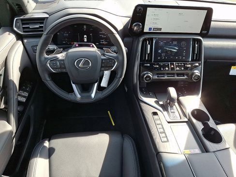 New 2026 Lexus LX 700h Luxury image 8