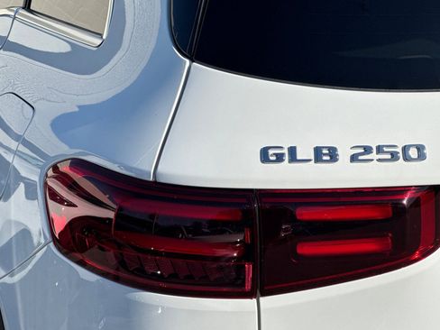 Certified 2025 Mercedes-Benz GLB 250 image 34