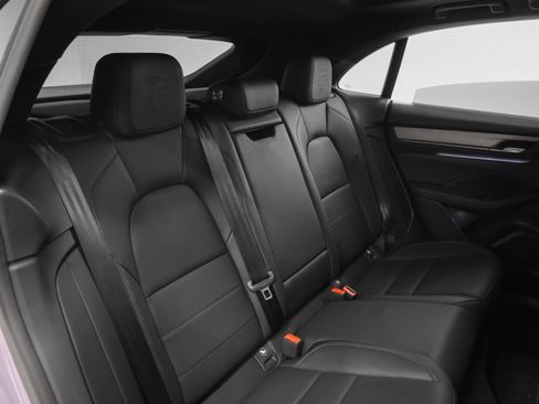 Certified 2025 Porsche Macan 4 Electric image 28