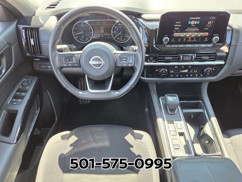 Used 2025 Nissan Pathfinder SV FWD image 14
